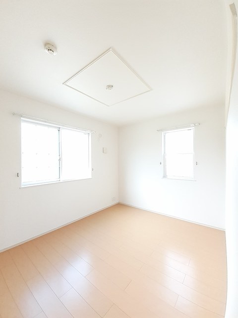 井原市高屋町　アウローラ104号室