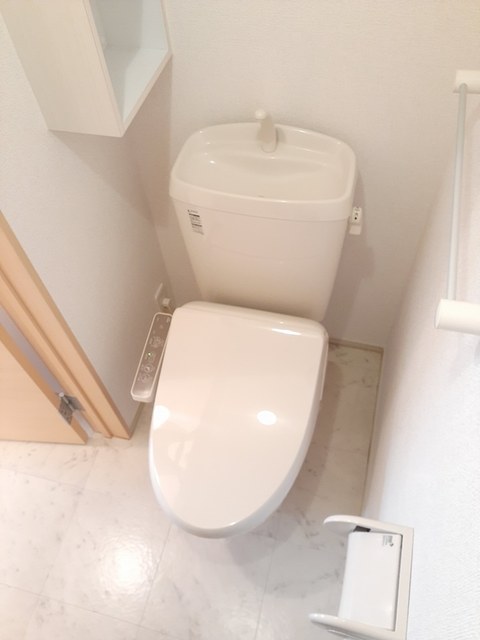 井原市高屋町　アウローラ104号室