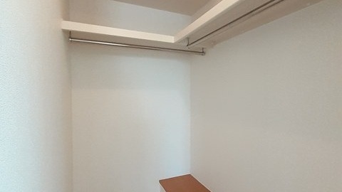 井原市高屋町　アウローラ104号室