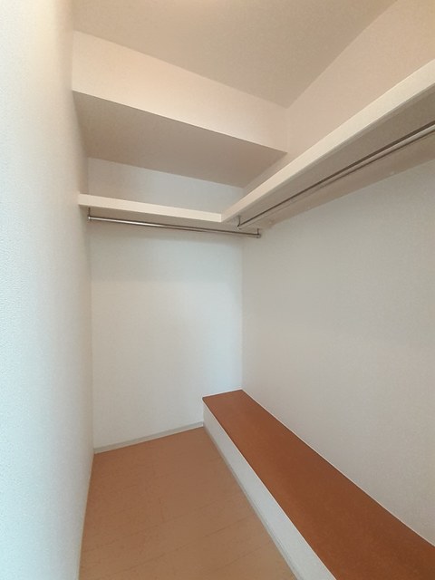 井原市高屋町　アウローラ104号室