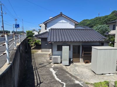 井原市下出部町 中古住宅