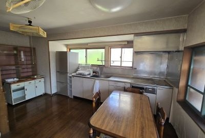 井原市下出部町 中古住宅