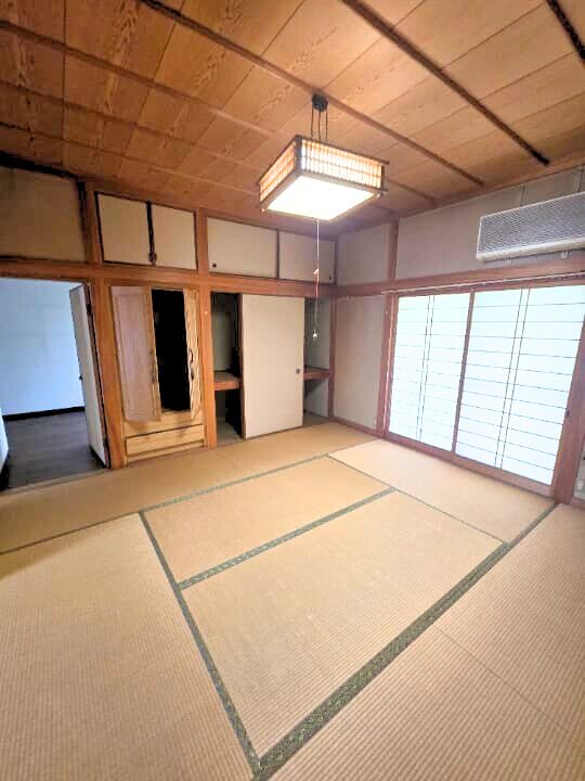井原市下出部町２丁目 中古住宅　1,080万円
