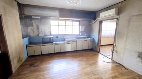 井原市芳井町吉井 中古住宅 250万円