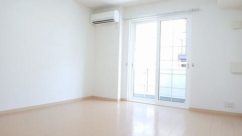 井原市上出部町 ウインティ102号室