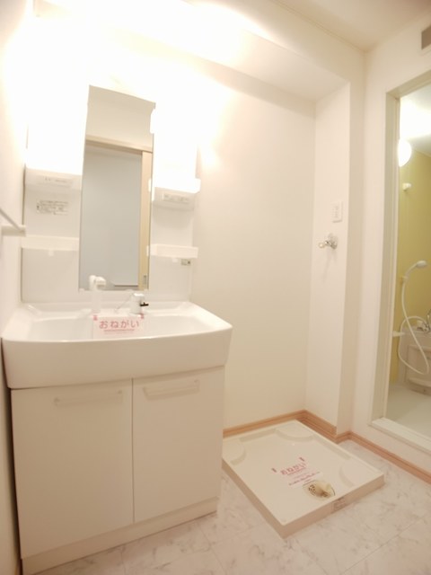井原市上出部町　ウインティ102号室
