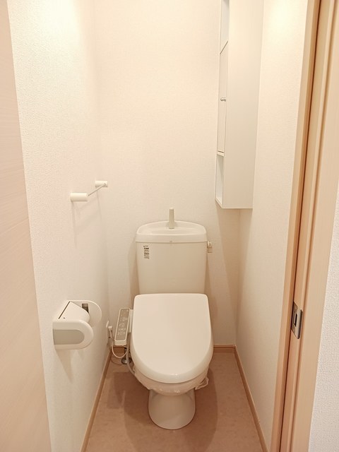 井原市上出部町　ウインティ102号室