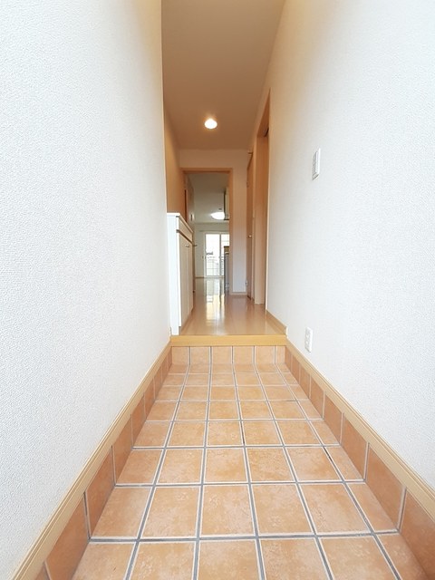 井原市上出部町　ウインティ103号室