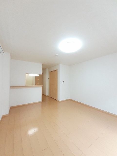 井原市上出部町　ウインティ103号室