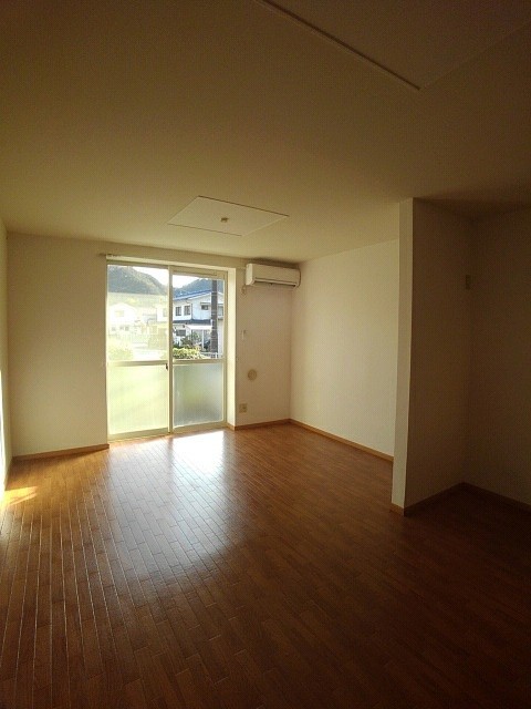 井原市下出部町 マーベラスＮ102号室