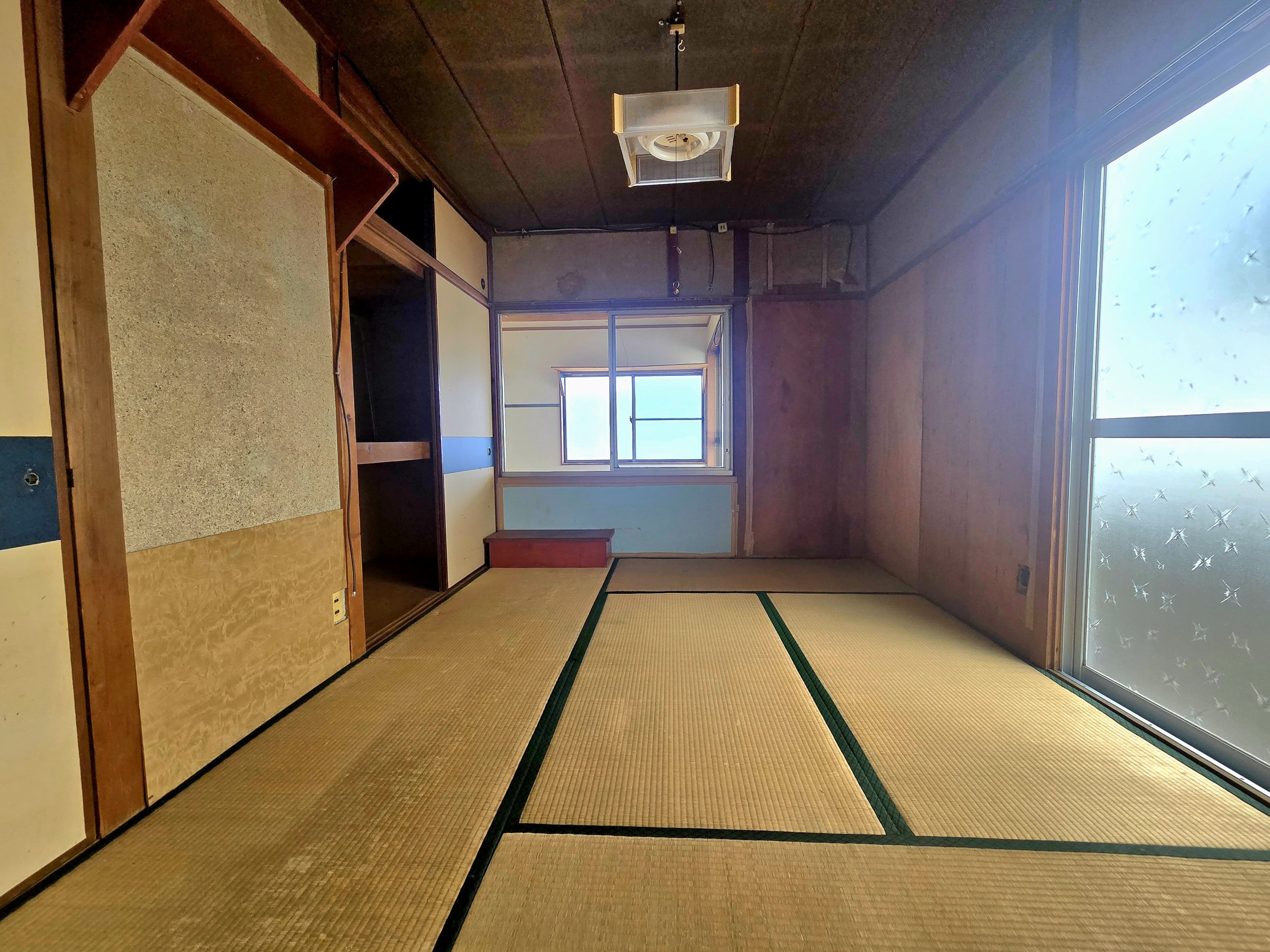 井原市上出部町 中古住宅 350万円