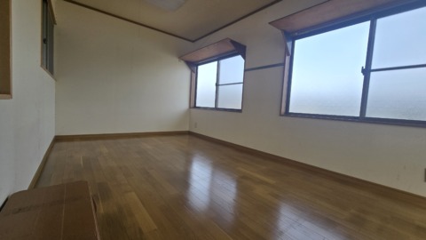 井原市上出部町 中古住宅 350万円