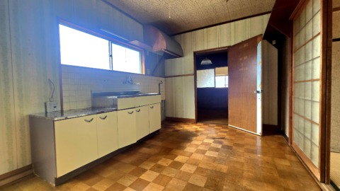 井原市上出部町 中古住宅 350万円