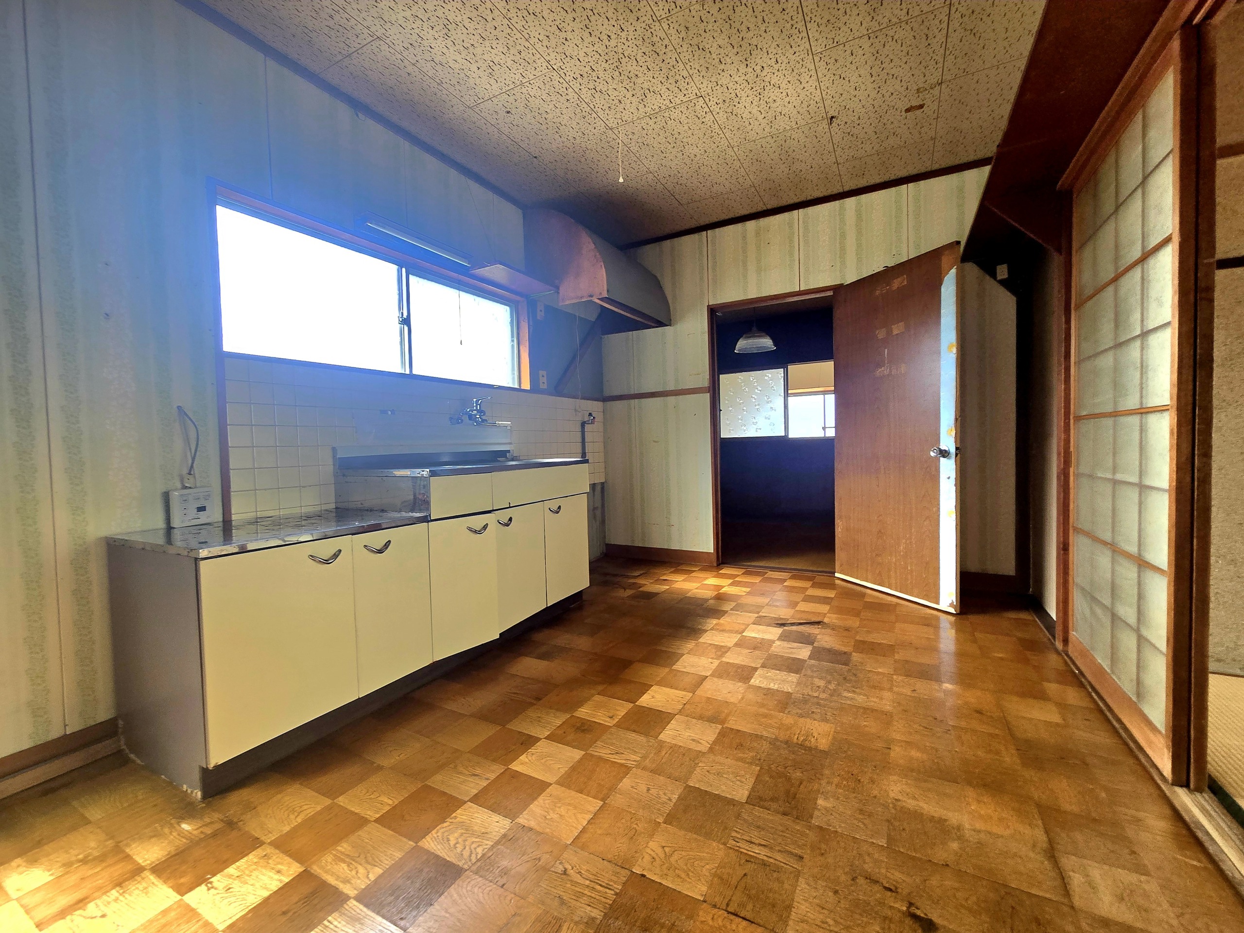 井原市上出部町 中古住宅 350万円