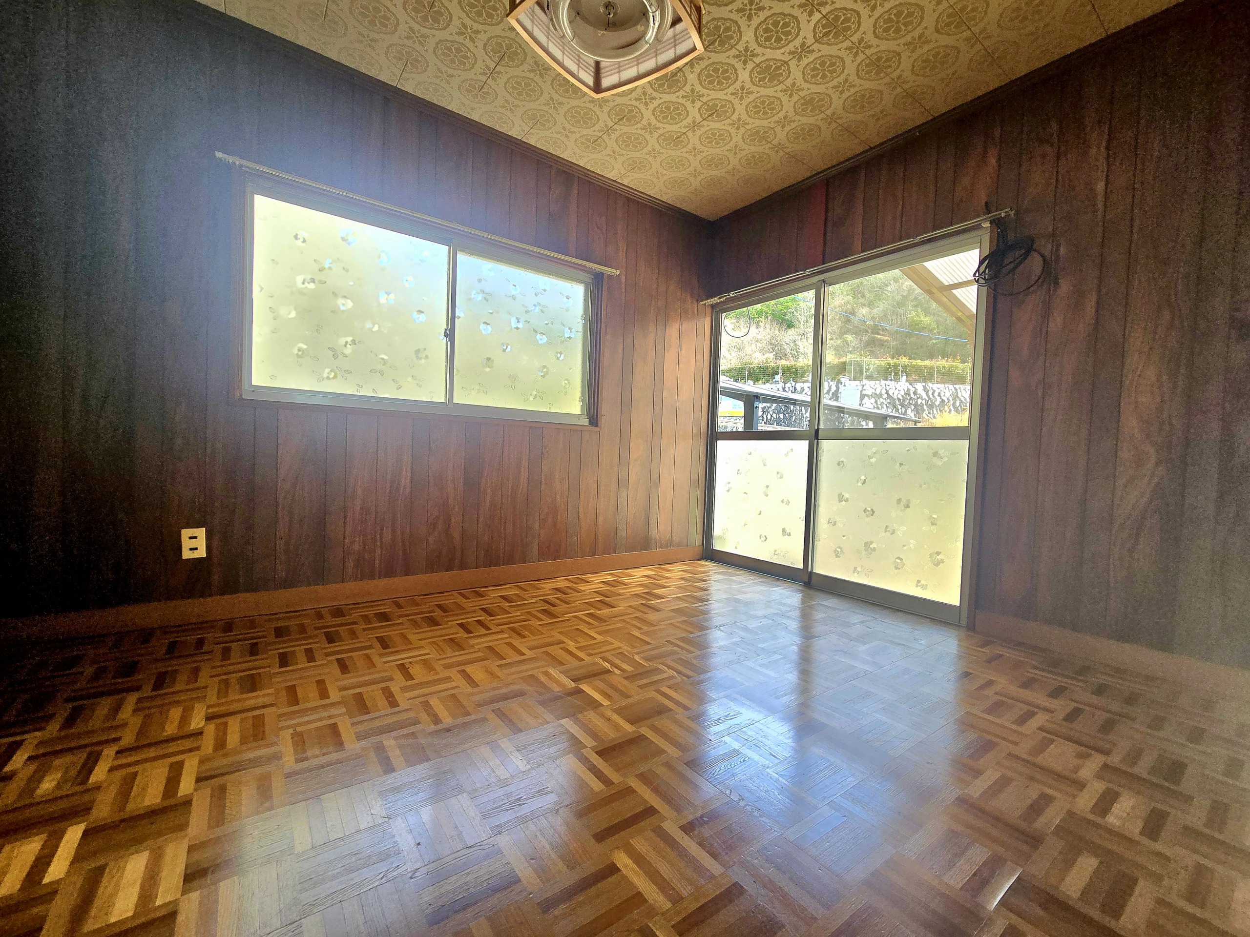 井原市上出部町 中古住宅 350万円