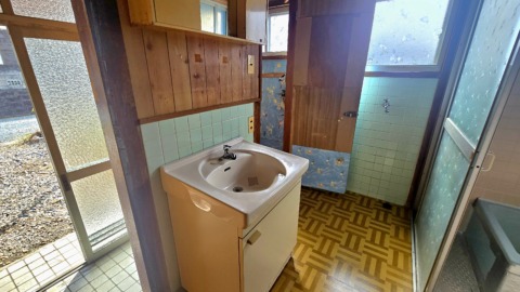 井原市上出部町 中古住宅 350万円