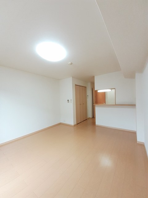 井原市下出部町 ブリーゼ102号室