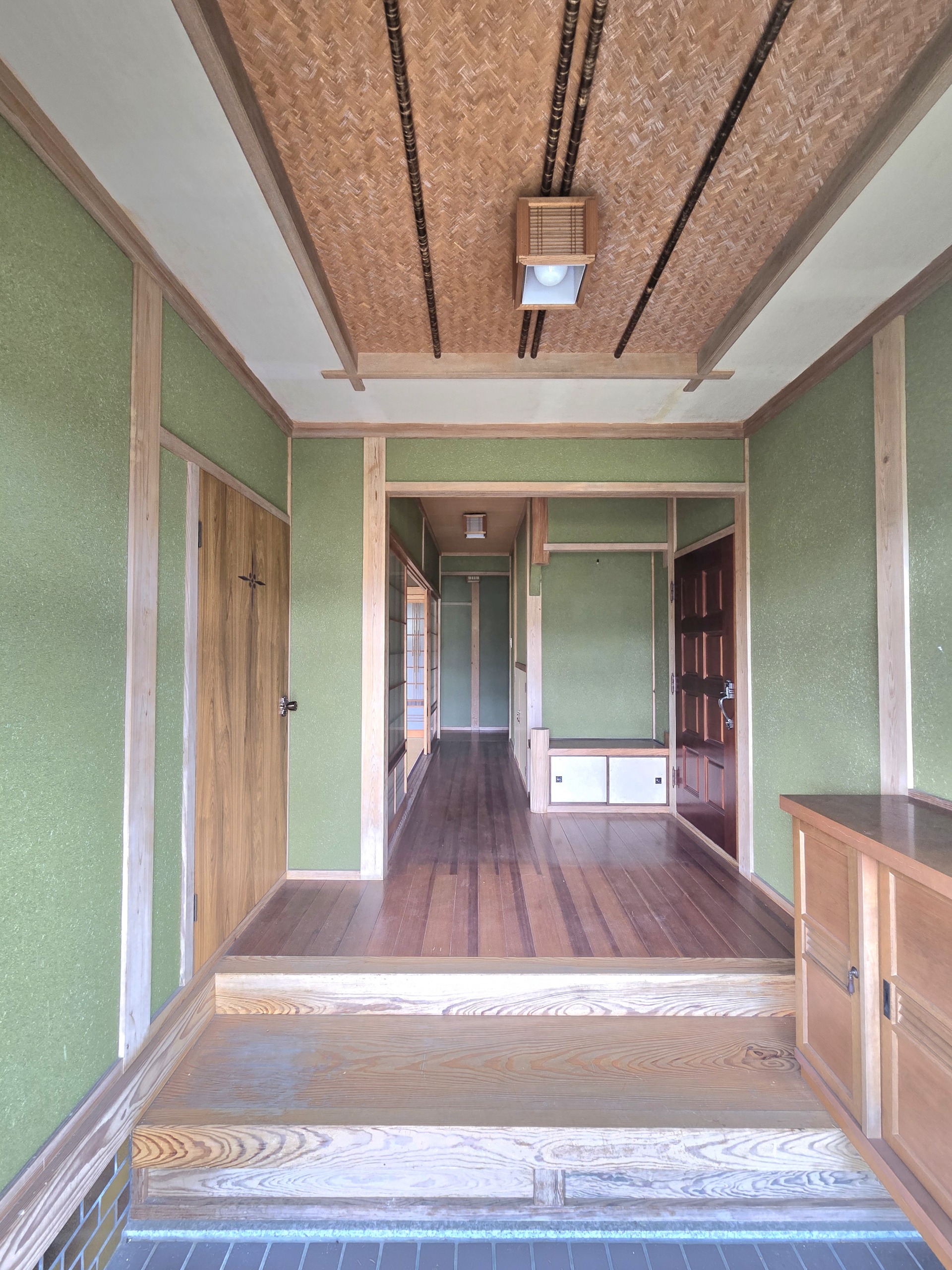 矢掛町西川面中古住宅  1,280万円
